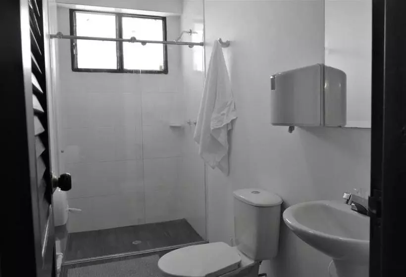 Majatalo Les Balcons Hostel