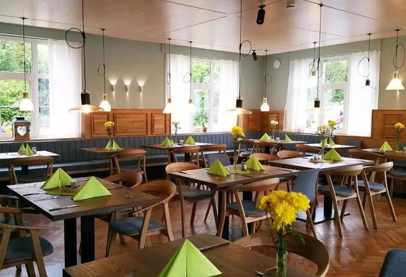 ユースホステル Landgasthof Linde Hepbach, Hotel & Restaurant
