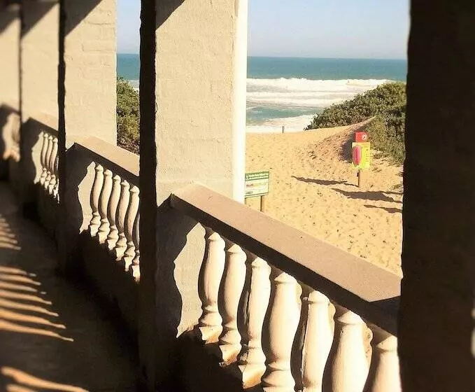 Retkeilymaja Pili Pili Beach Cabanas