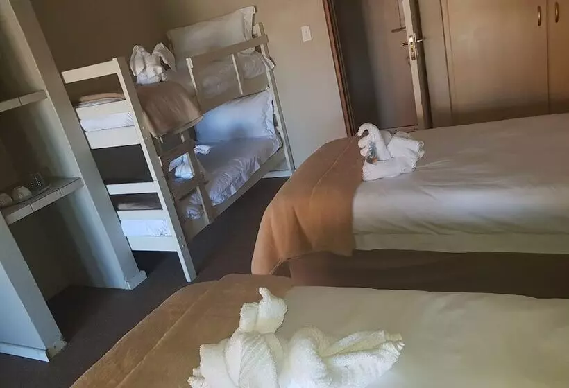 Retkeilymaja Pili Pili Beach Cabanas