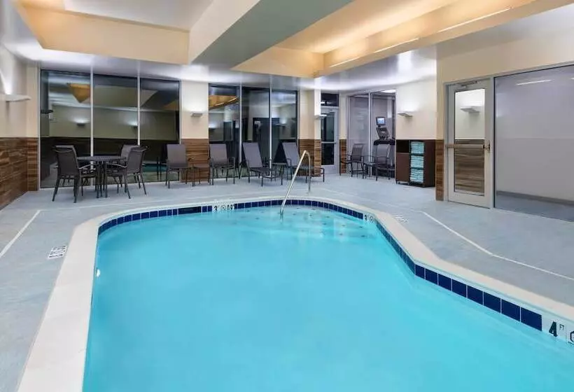 Hotelli Fairfield Inn & Suites By Marriott Lexington East/i 75
