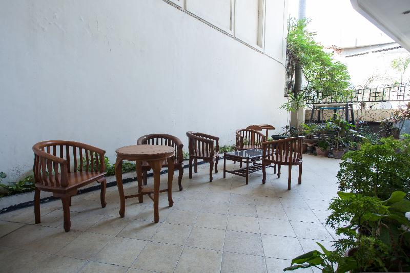 بنسيون Reddoorz @ Raya Ngagel 2