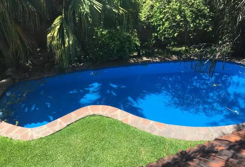 Aamiaismajoitus (B&B) Deaf Twins Bed/breakfast