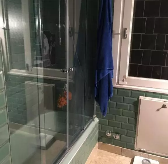 Aamiaismajoitus (B&B) Deaf Twins Bed/breakfast