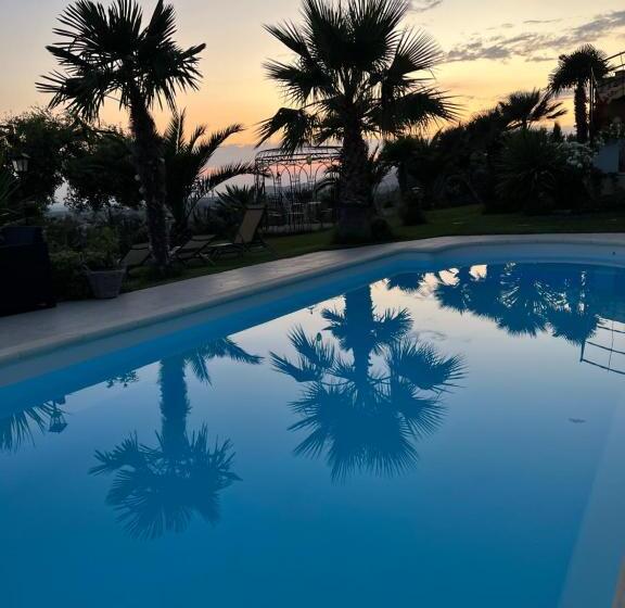 مبيت وإفطار La Thomalie