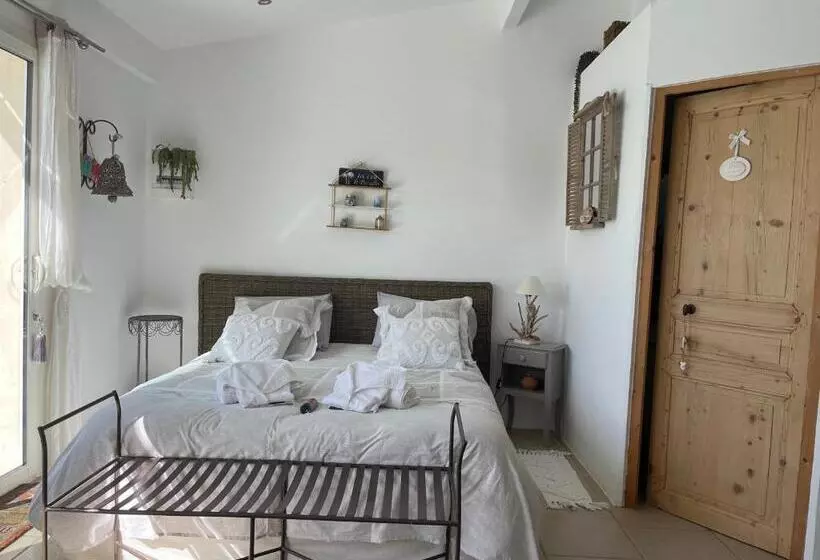 ベッドアンドブレックファースト La Thomalie