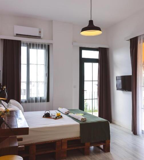 مبيت وإفطار Limon Inn Hotel, Taşucu