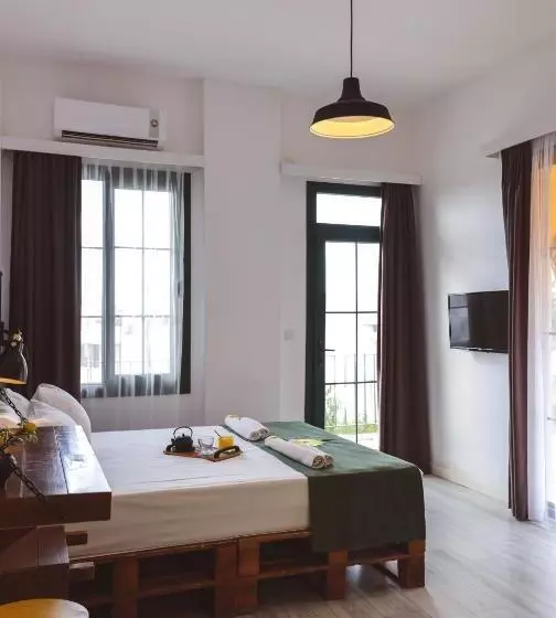 Aamiaismajoitus (B&B) Limon Inn Hotel, Taşucu