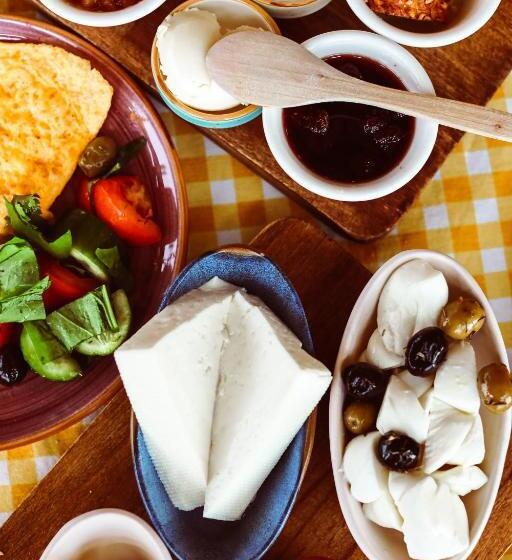 مبيت وإفطار Limon Inn Hotel, Taşucu