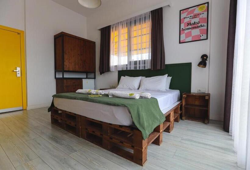 مبيت وإفطار Limon Inn Hotel, Taşucu