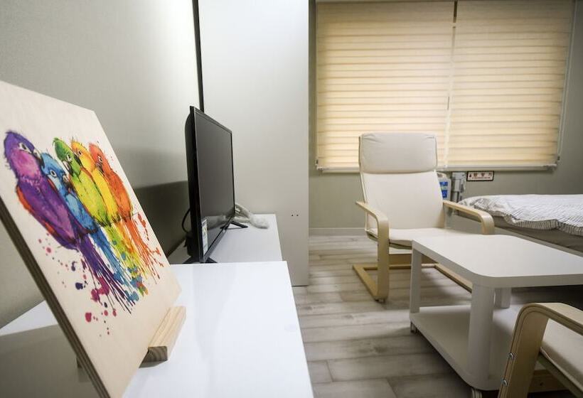 پانسیون Bluehum Guesthouse Hostel