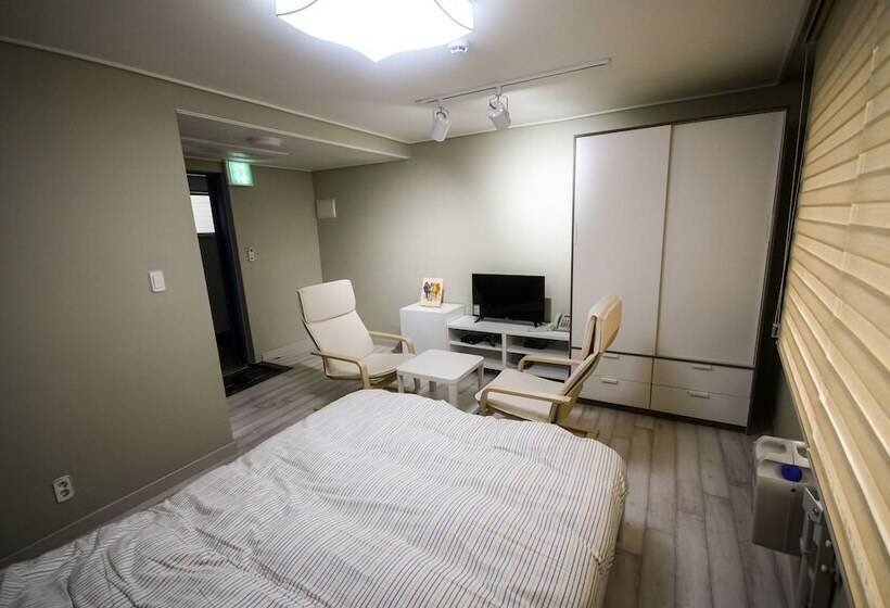 پانسیون Bluehum Guesthouse Hostel