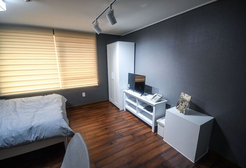 پانسیون Bluehum Guesthouse Hostel