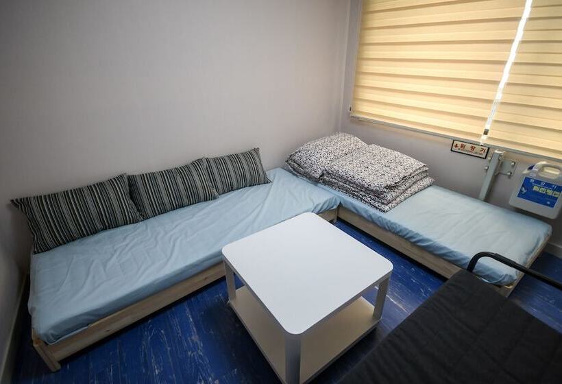 پانسیون Bluehum Guesthouse Hostel