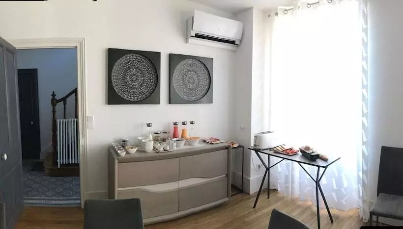 پانسیون Le Clos Des Etoiles