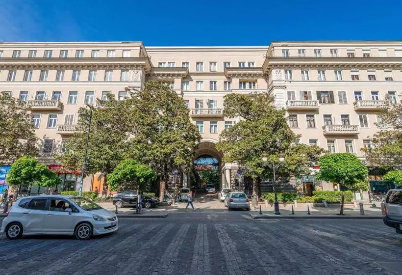 Check Inn Tbilisi