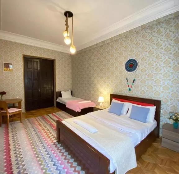 Check Inn Tbilisi