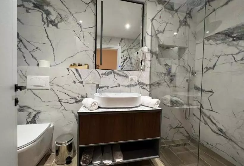 Domus Hotel & Apartments