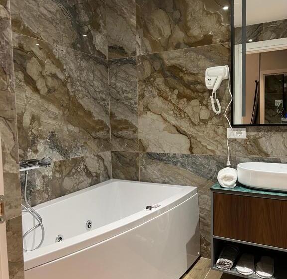 Domus Hotel & Apartments