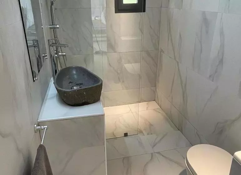 هتل African Queen Lodge