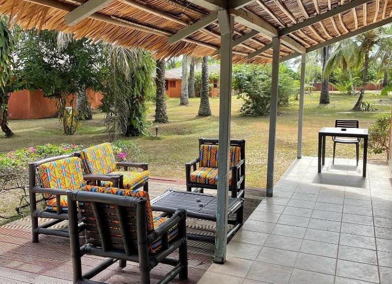 호텔 African Queen Lodge