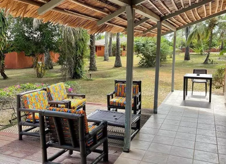 هتل African Queen Lodge