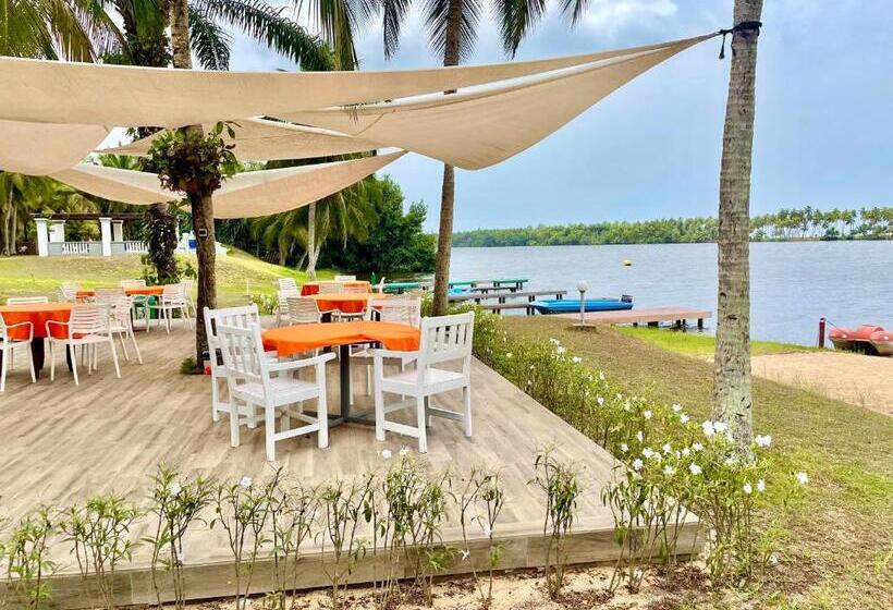 호텔 African Queen Lodge