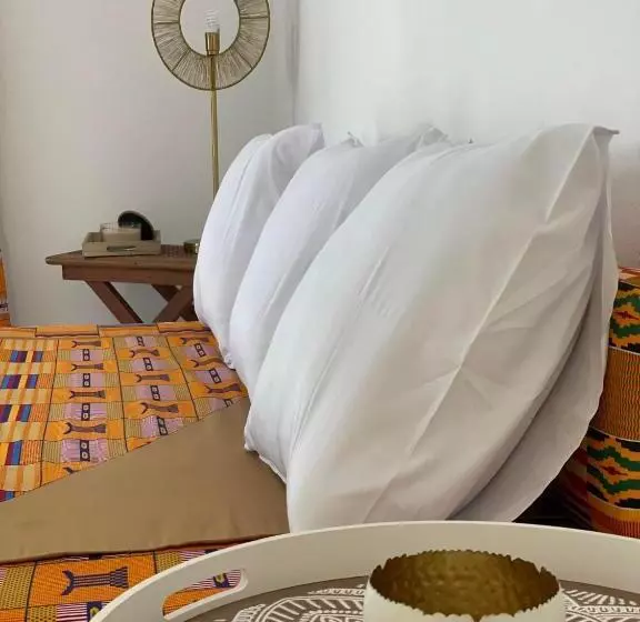 هتل African Queen Lodge