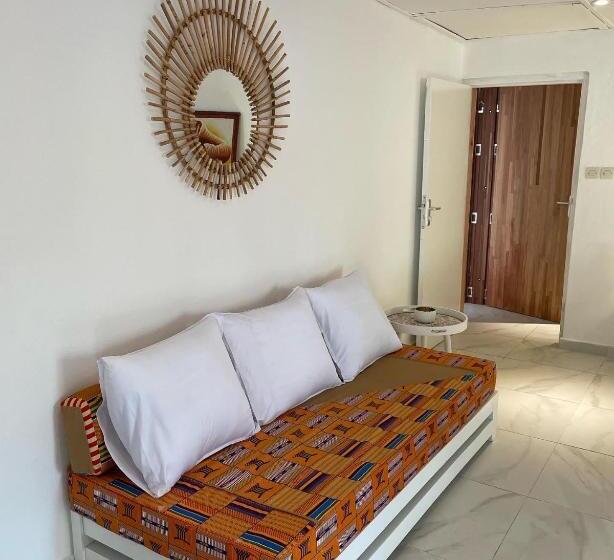 호텔 African Queen Lodge