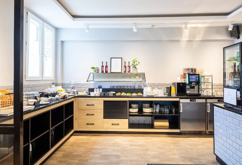 هتل Yors Boutique