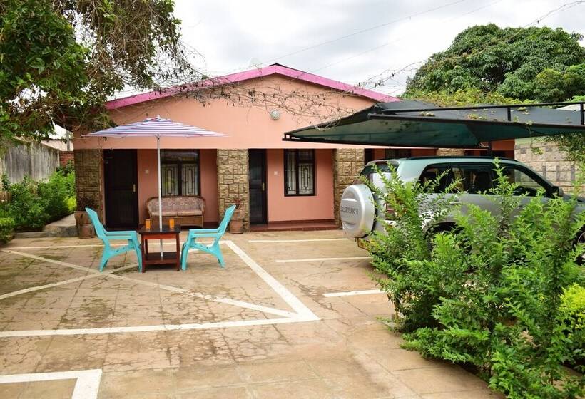 پانسیون The 244 Guest Houses