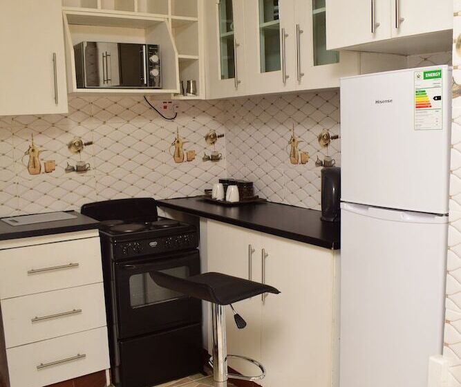 پانسیون The 244 Guest Houses