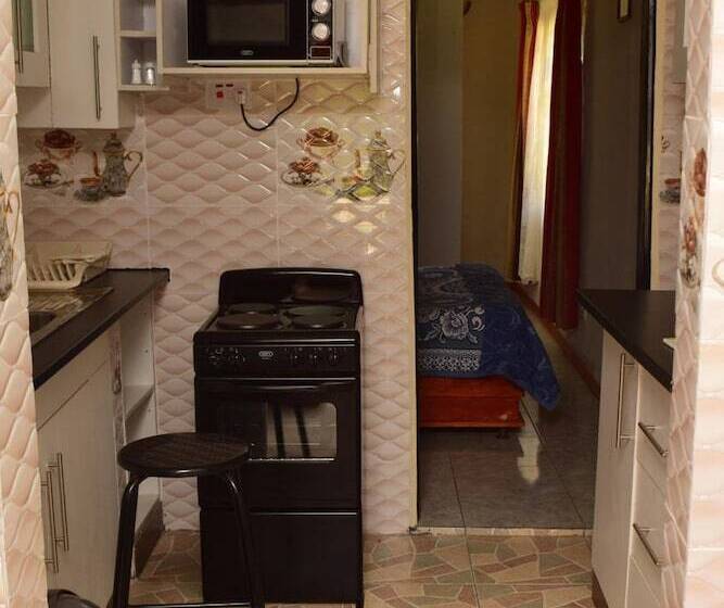 پانسیون The 244 Guest Houses