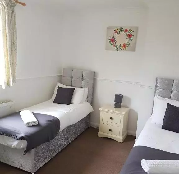 Vetrelax Ipswich Newly Refurbished House