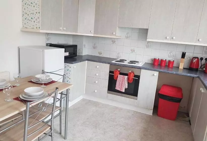 Vetrelax Ipswich Newly Refurbished House