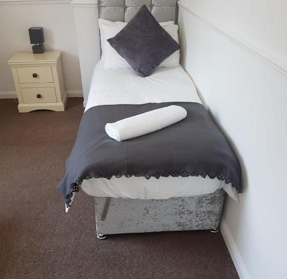 Vetrelax Ipswich Newly Refurbished House