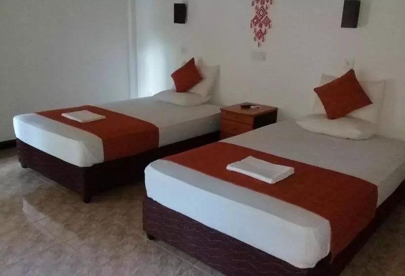 Hotelli Kithmi Resort