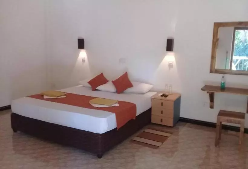 Hotelli Kithmi Resort