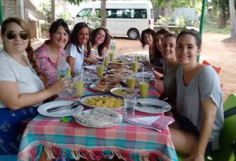 Hotelli Kithmi Resort