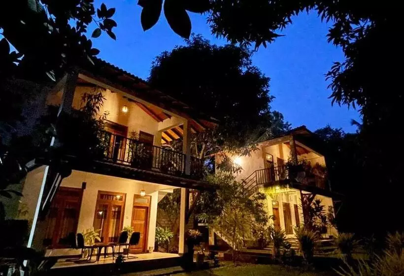 Hotelli Kithmi Resort