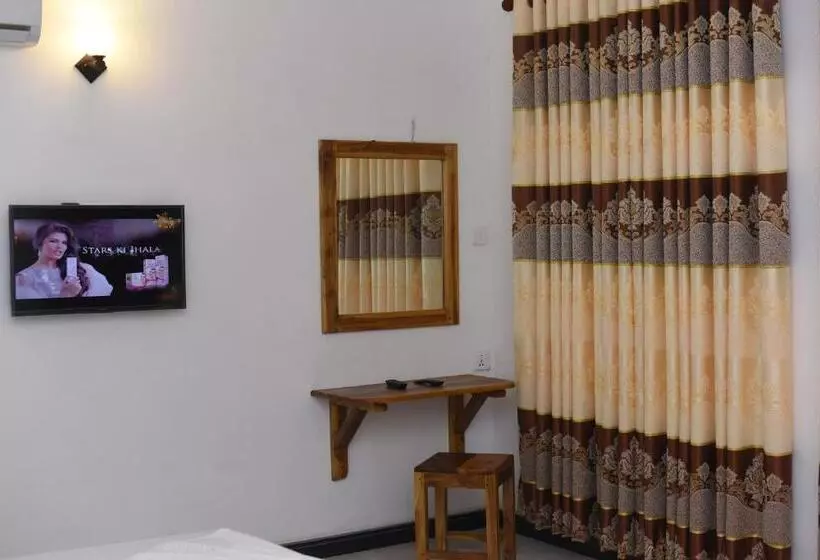 Hotelli Kithmi Resort