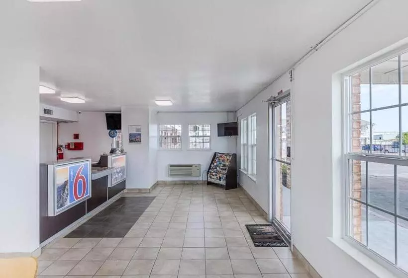 هتل Studio 6 Fort Worth, Tx   Stockyards East