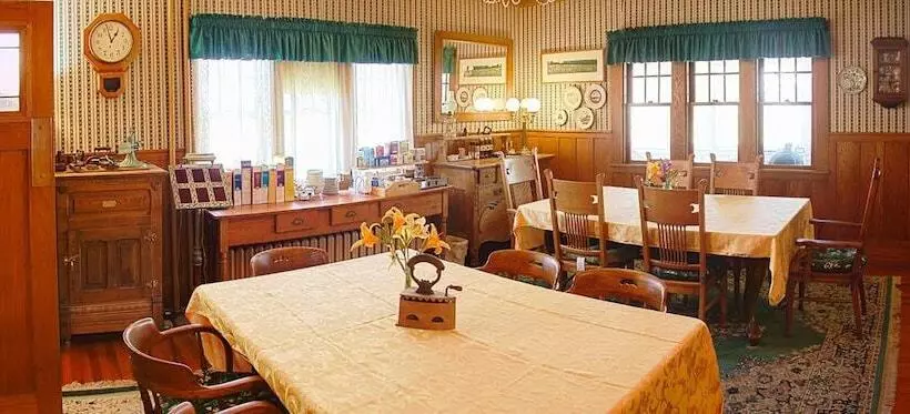 Old Iron Inn Bed And Breakfast