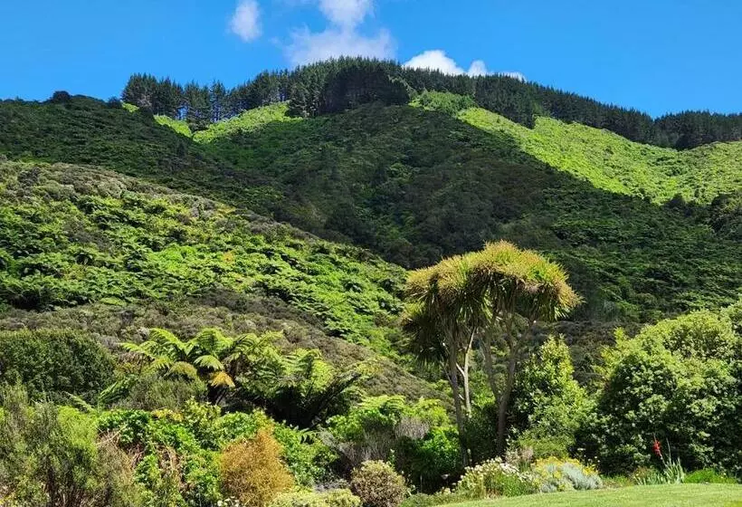 Majatalo Boutique Art Retreat