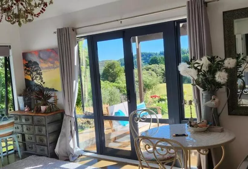 Majatalo Boutique Art Retreat