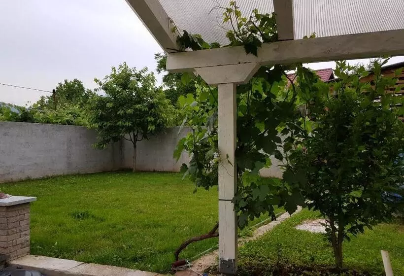 پانسیون Lakeview Rest Home