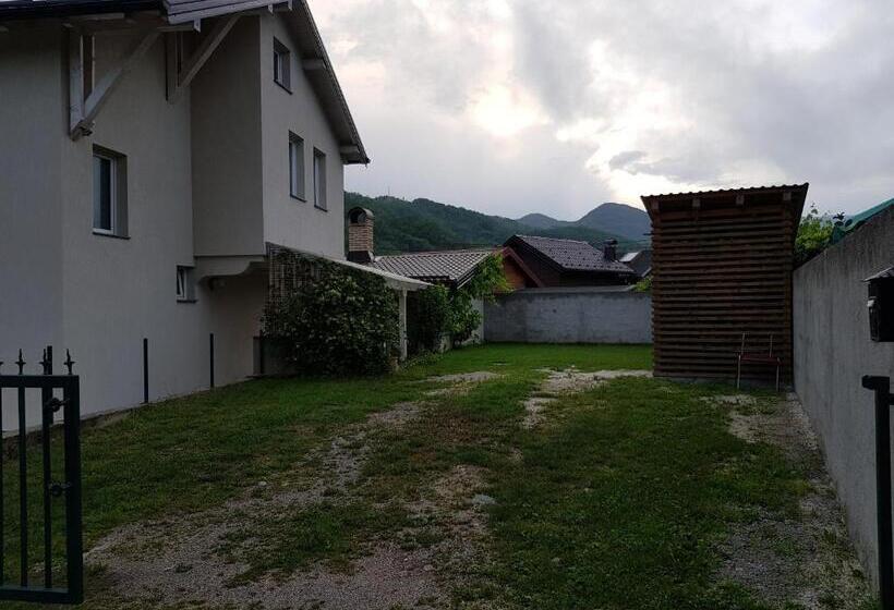 پانسیون Lakeview Rest Home