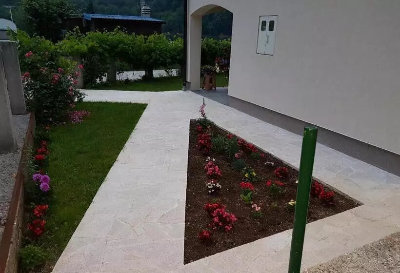 پانسیون Lakeview Rest Home