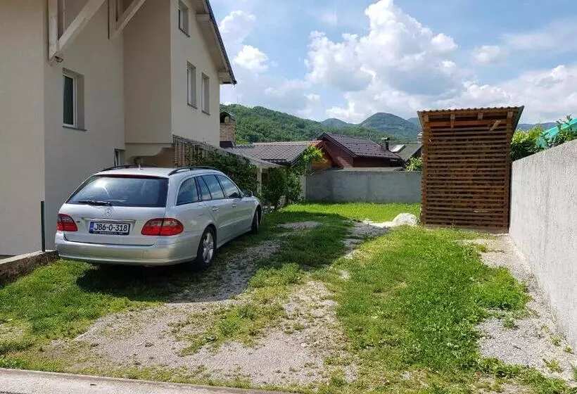 پانسیون Lakeview Rest Home