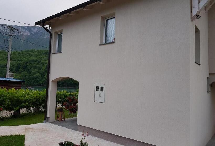 پانسیون Lakeview Rest Home